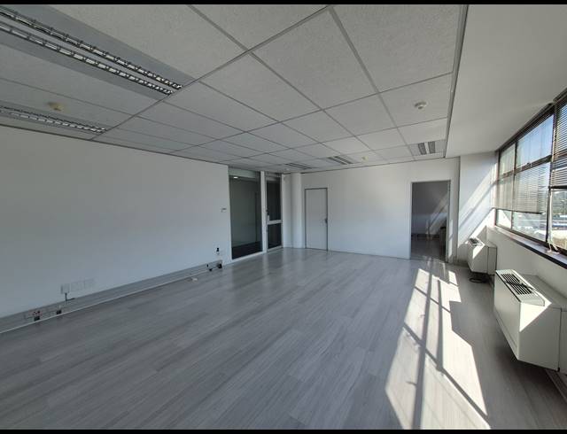 133M² OFFICE TO LET IN KRAMERVILLE
